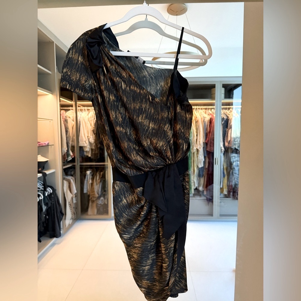 Elegant Black and Gold Women's Dress